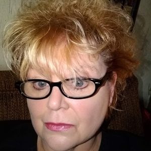 Meet your Posher, Lorrie